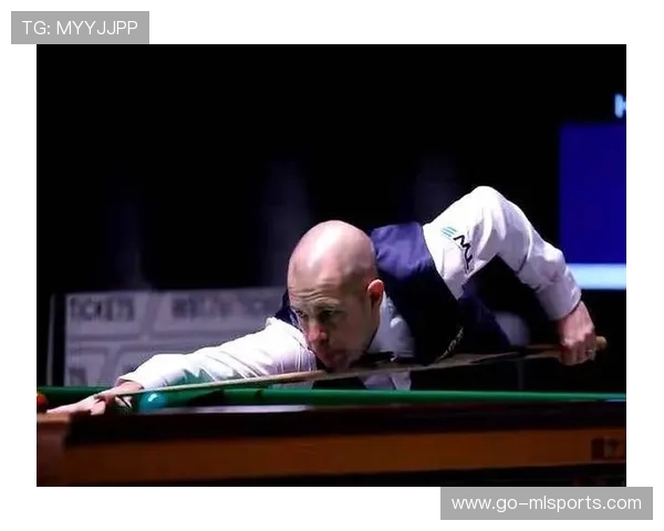 阿卡正手轰出“火球”