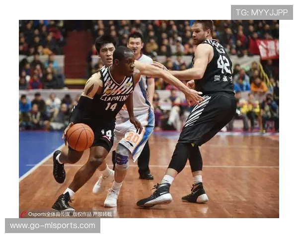 全场像高速路大战！一边稳行一边狂飙