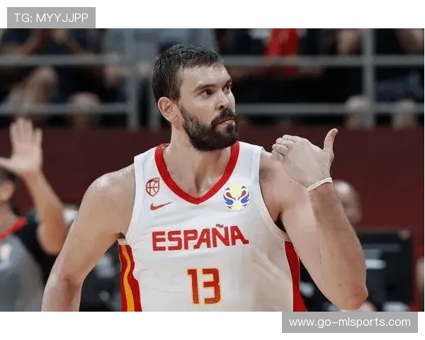 成都蓉城亚历斯祖首训上脚,长传转移精准到位 成都蓉城亚历斯祖首训上脚,长传转移精准到位