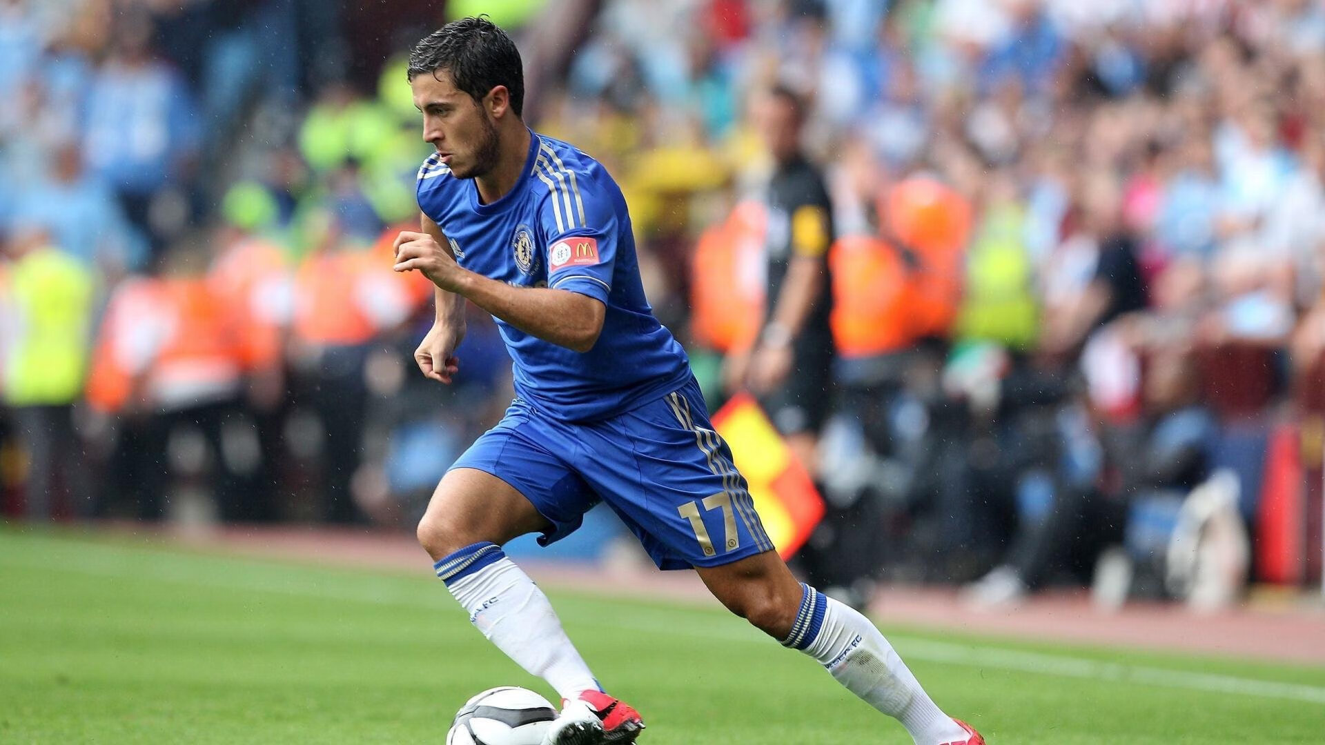 中超球队主场观众热情空前,中超 主场